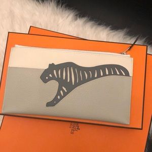 AUTHENTIC! Brand New! RARE Roo Roo Wallet Pouch